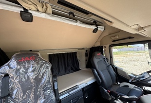 JAC K7 (МРМ 18т) ТЯГАЧ 4×2 АКПП